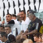 Leonardo Bonucci Instagram – 9.8.23 Allianz Stadium

Qui ho imparato, combattuto e sognato, tanto. Più di quanto pensavo fosse possibile. 

La realtà di oggi, in un luogo che al di là di tutto continuo a percepire come casa, continua ad insegnarmi quanto l’amore e l’affetto possano arrivare oltre a situazioni imposte. 

Grazie a voi tutti juventini, dal primo giorno, fino ancora ad oggi!