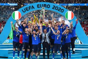 Leonardo Bonucci Instagram - GODO ANCORA. Anche dopo 2 anni. 💙🇮🇹🍝