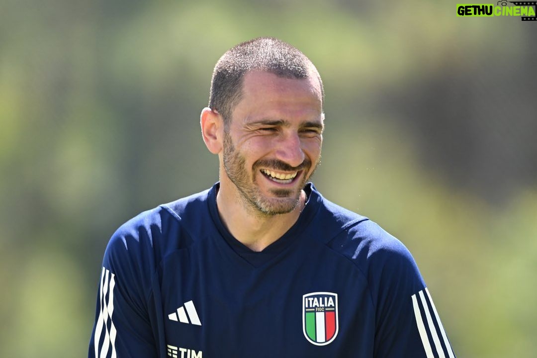 Leonardo Bonucci Instagram - Giorni azzurri 🇮🇹 #LB19 #VivoAzzurro