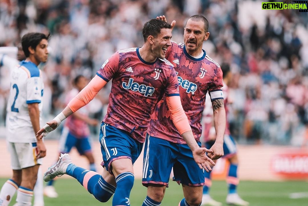 Leonardo Bonucci Instagram - +3!!! 💪🏻 #FinoAllaFine Allianz Stadium