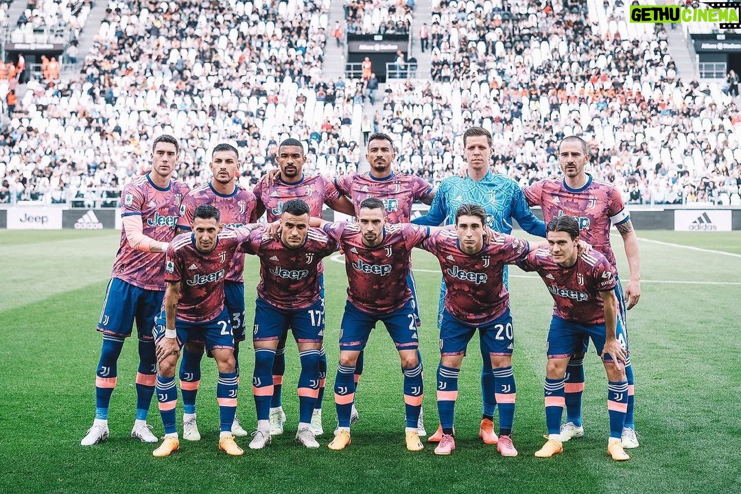 Leonardo Bonucci Instagram - +3!!! 💪🏻 #FinoAllaFine Allianz Stadium
