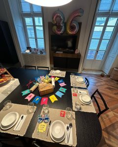 Leonardo Bonucci Instagram - Essere Felici. ❤️🎊 Grazie. #happybirthdaytome