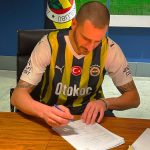 Leonardo Bonucci Instagram - 📸 | DEAL DONE ✍️ Signing moment: good luck for this new chapter of your career Leonardo! 💪🇹🇷⚽️ #Bonucci | #Fenerbahce | #WSATransfer #MaçVarsaÜlkerVar #Transfer #SuperLig #Football #WorldSoccerAgency #WSA Fenerbahçe Şükrü Saraçoğlu Stadı