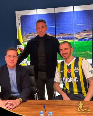 Leonardo Bonucci Instagram - 📸 | DEAL DONE ✍️

Signing moment: good luck for this new chapter of your career Leonardo! 💪🇹🇷⚽️

#Bonucci | #Fenerbahce | #WSATransfer

#MaçVarsaÜlkerVar #Transfer #SuperLig #Football #WorldSoccerAgency #WSA