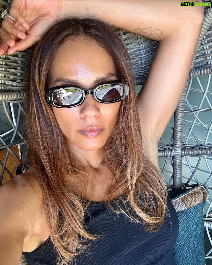 Lesley-Ann Brandt Instagram - I have a problem. I love sunglasses. The collection grows. 😎 #besset #jmm