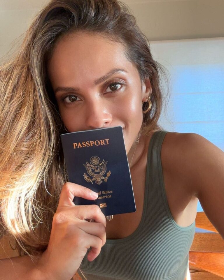 Lesley-Ann Brandt Instagram - Strike over and I got my Passport. What a day. 🥹😭🙏🏾 🇿🇦🇺🇸