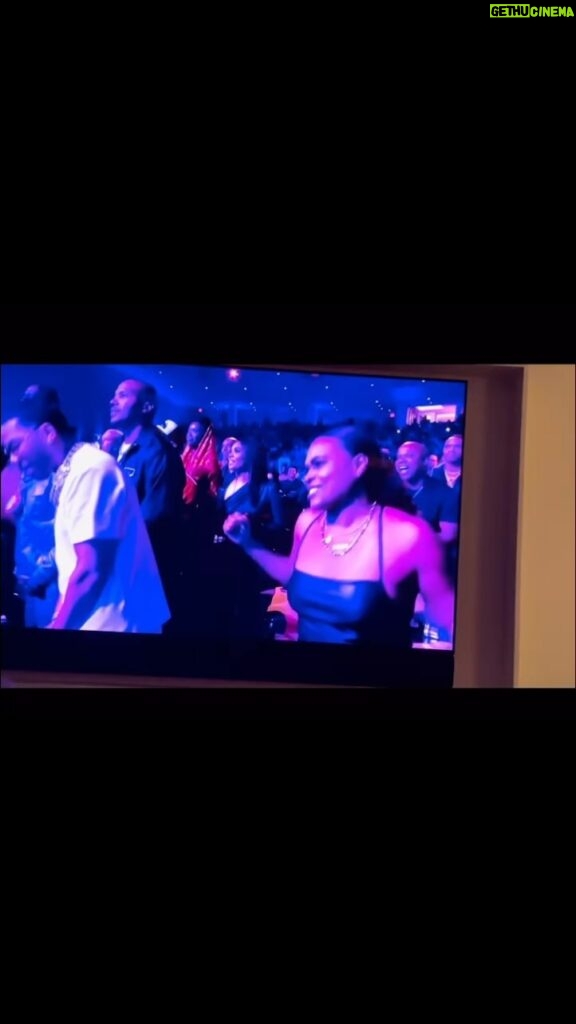 Leslie Jones Instagram - My girl @nefetaris dancing in audience!! She was the head writer on this Joint!! Great job boo!!
