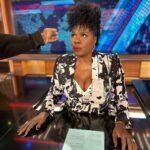 Leslie Jones Instagram - I want to say thank you to my glam team @brianmcphatter @shaluga111 @lolasbeautymark I would not be able to look like this without them!! They make miracles happen!! I love y’all to pieces! I also want to thank my partner in crime and writer @lennymarcusnyc we two old gunslingers taking on Hollywood together love you bro!! Then the incredible @thedailyshow correspondents @dulcesloan @desilydic @michaelkosta @ronnychieng @jordanklepper you guys are simply the funniest and easiest crew to work with y’all made it so fun for me!! And to the writers and showrunner @jenlf21 @zhubinparang @radosh @davidkibuuka @iamdanamira hands down is one of the best writing staffs I have ever worked with. You guys made me look good!! I LOVE YOU ALL AND THANK YOU FOR THIS WEEK!! It was magical!!