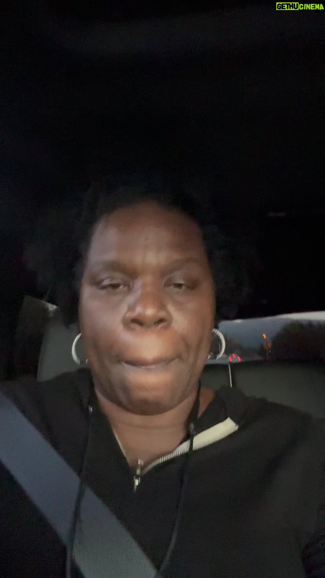 Leslie Jones Instagram - On my way San Luis Obispo!! @cookiehull