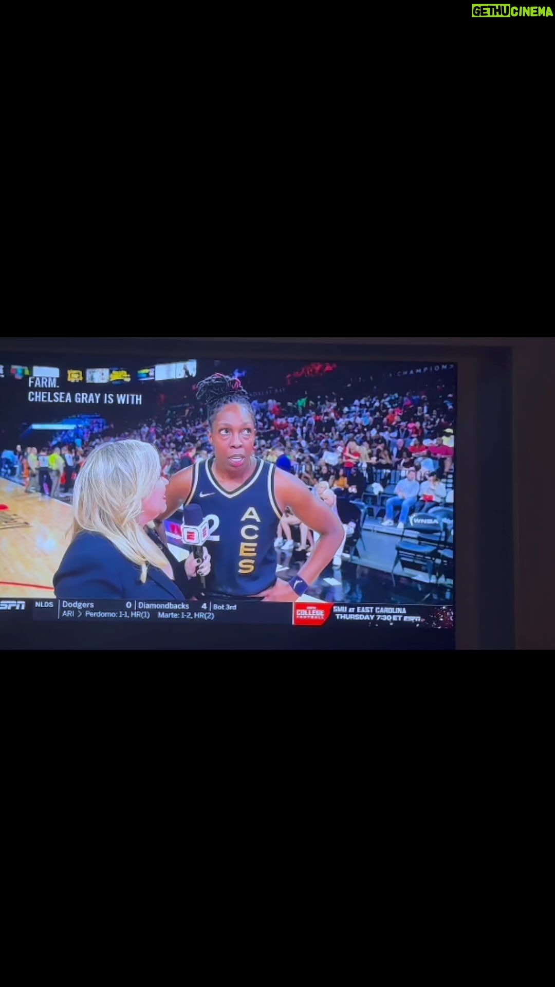 Leslie Jones Instagram - I’m just saying!!! Holler at ya boy for ya gurl!! #WNBAFINALS