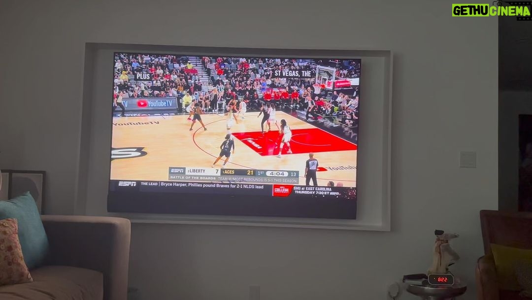 Leslie Jones Instagram - They came to play son!! #WNBAFINALS