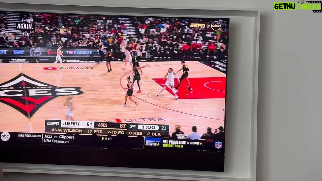 Leslie Jones Instagram - YO THIS IS A MUTHFUCKING WAR!! #WNBASFINALS #AJAMVP @aja22wilson