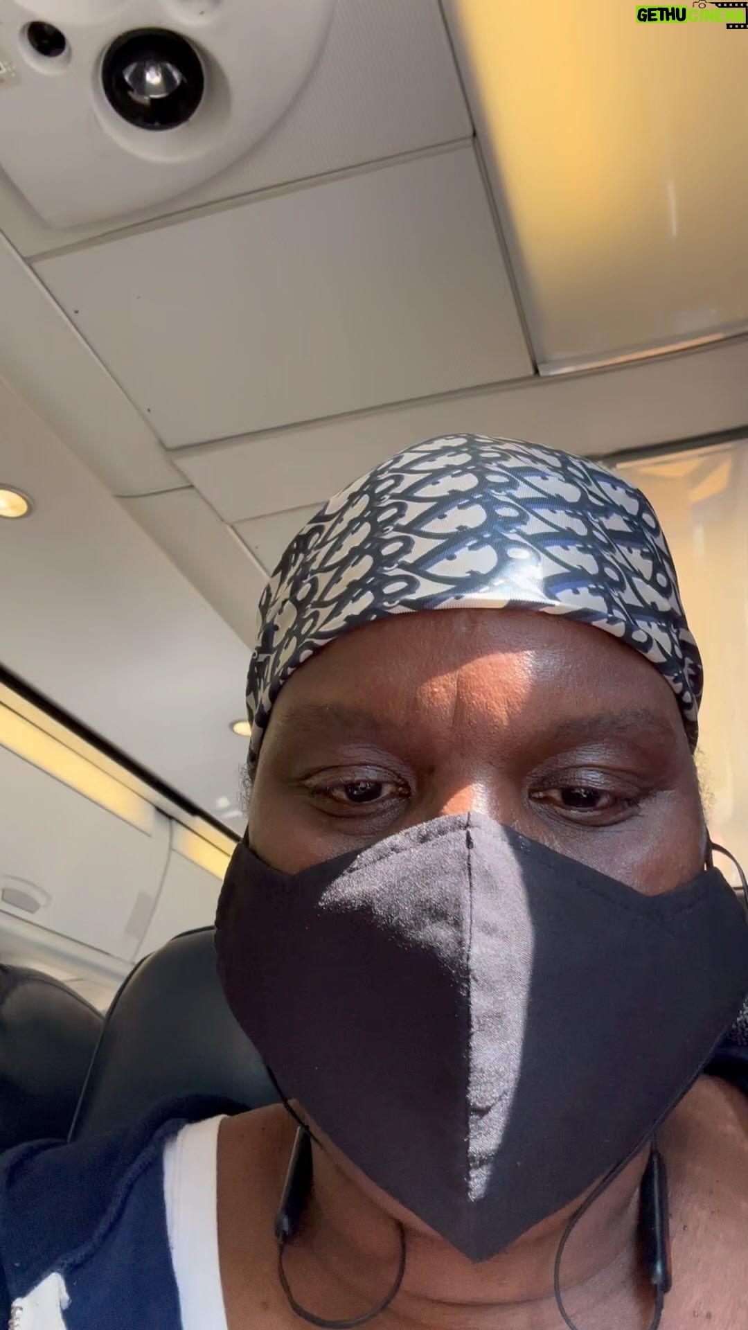 Leslie Jones Instagram - We on our way DC!! LESLIE FUCKING JONES BOOK TOUR!!