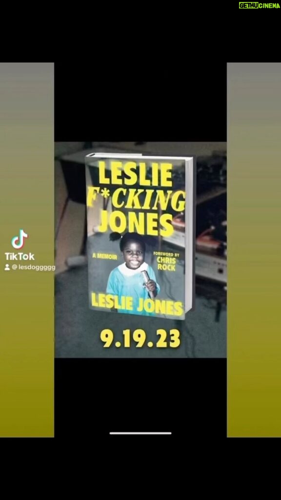 Leslie Jones Instagram - Y’all I have some exciting news to share, my good friend @chrisrock wrote the foreword for my new book and he read the foreword on the audiobook! Go preorder now at the link in my bio!! #lesliefckingjones #iamlesliejones