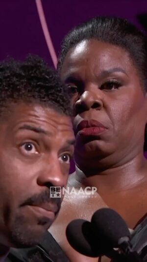 Leslie Jones Instagram - Vintage and aging fine like wine 😍! We know what you meant @deoncole and apology accepted.
*side eyes the camera person*
It’s giving high quality, prime time, and superior status. We love our queens AND a good face cream recommendation because the skin is giving FLAWLESS. 🫶🏾 #NAACPImageAwards