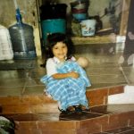 Lesslie Polinesia Instagram - Estar en constante evolución es de mis grandes retos abrazando cada proceso que me va enseñando la vida 🤍 ser mujer, madre, pareja, hija, hermana, amiga, compañera es un reto todos los días de como mujer, muchas veces llegamos a ser muy exigentes con nosotras mismas por todo lo que la sociedad espera de nosotras es duro pero real. Hoy decido abrazar a esa niña interior por todo lo que ha vivido y ser fiel a mi esencia y así poder transmitirle a mis seres queridos lo valientes que podemos seguir siendo nosotras mismas 💜 me siento muy orgullosa de ser mujer y poder criar a mi hija Alquimia con todo el amor y respeto que ella se merece 🤍