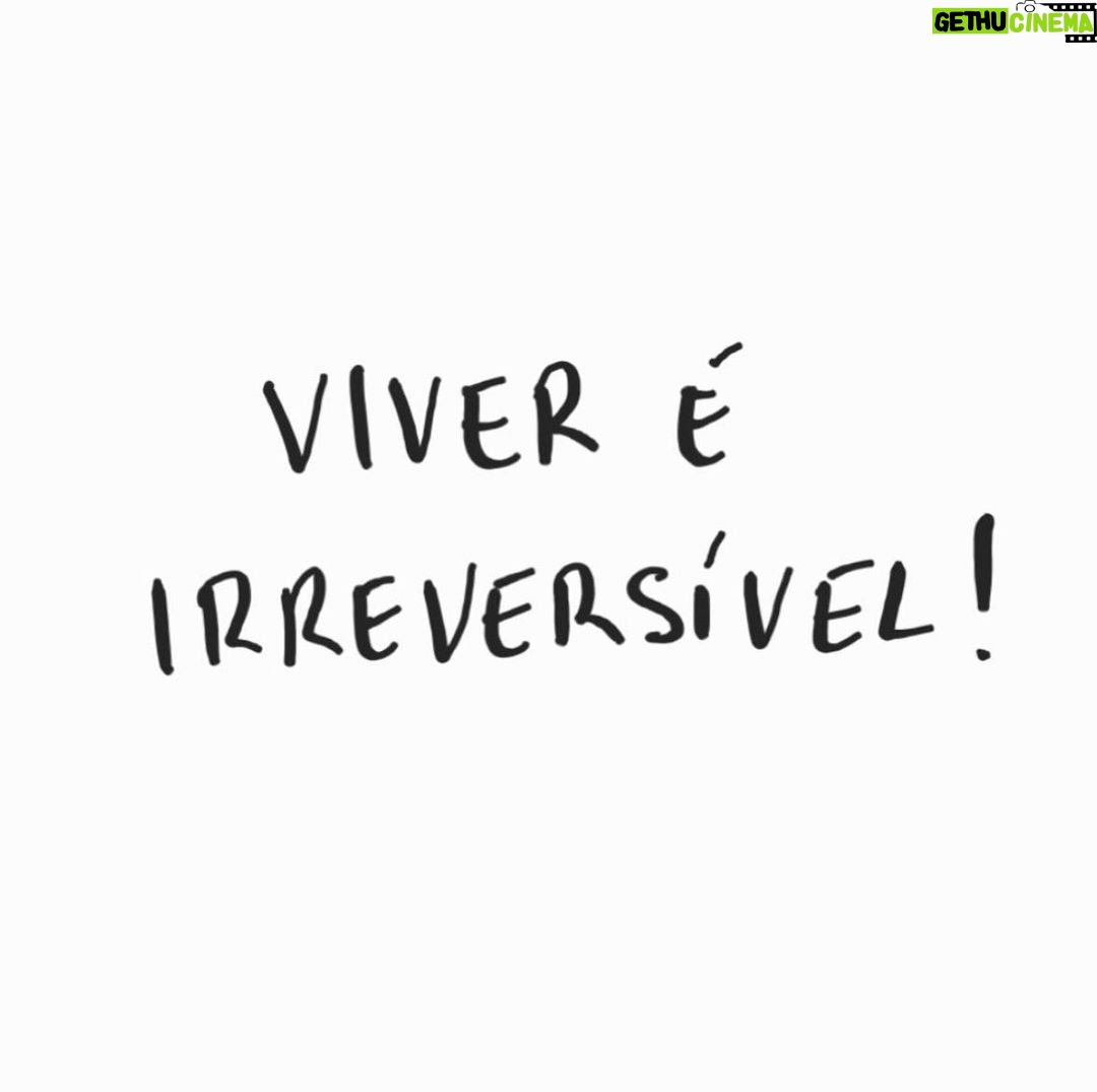 Letícia Spiller Instagram - Viver ❤️🔥