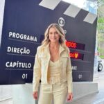Letícia Spiller Instagram - De volta à casa! O que será que eu vim fazer por aqui? Stylist: @garandrastyle Look: @lafortbrasil