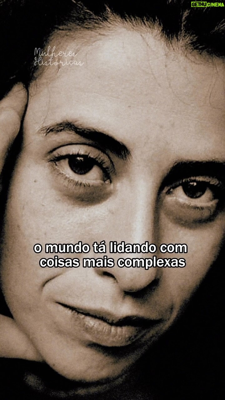 Letícia Spiller Instagram - Começando o dia com essa fala da @oficialfernandatorres tão necessária! Aliás,vale assistir a entrevista toda! Bom dia ✨