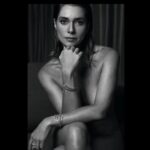 Letícia Spiller Instagram - 60 anos do Ela! Que honra fazer parte dessa jornada com vocês @elaoglobo @jornaloglobo 💙💫 que venham muitas histórias!
