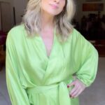 Letícia Spiller Instagram - Viva o verde! Passando no seu feed com esse lookinho @leciabrasil pra dar essa dica do quimono pro Natal! Curtiram?