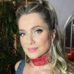 Letícia Spiller Instagram - Amei as minhas makes de carnaval! Qual vocês curtiram mais? 💖🎉🌹⚡️