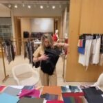 Letícia Spiller Instagram - Cantinho do pensamento ativado com inspirações para a próxima coleção de Lecia para Outono/Inverno! Dia muito produtivo! #Lecia #LeciaBrasil