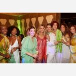 Letícia Spiller Instagram - A @leciabrasil nasceu. Um sonho antigo que compartilho e realizo ao lado de mulheres potentes, @fabiwollner e @eduardawollner. Sempre fui ligada à moda e acredito que nossa roupa reflete o que somos. Lecia é uma marca leve, diversa, com muita energia e personalidade, que envolve arte, sustentabilidade e a inclusão social. Parte dos nossos produtos serão produzidos por mulheres do sistema carcerário potiguar com o objetivo de ressocialização e reinserção no mercado de trabalho. Nosso propósito é unir forças para criarmos um mundo melhor e mais justo. Quero agradecer a todos que fizeram a Lecia acontecer, obrigada também aos meus amigos e convidados queridos pela troca e carinho no evento de lançamento ontem. Te convido a conhecer a, @leciabrasil e toda felicidade em ser. Descubra as peças disponíveis no site: www.leciabrasil.com.br Local: @yoo2rio Bebidas: @grandcruvinhos Banda: @fuzeoficial Dj: @melodanieel Produção executiva: @gibao.criativo Diretor Executivo: @marcusdepedro Diretor Criativo: @melodanieel Head Estratégico: @nattadanttas Redatora: @gabrielaspearsof Diretor de Arte: @lucasflho Fotos: @saulorch
