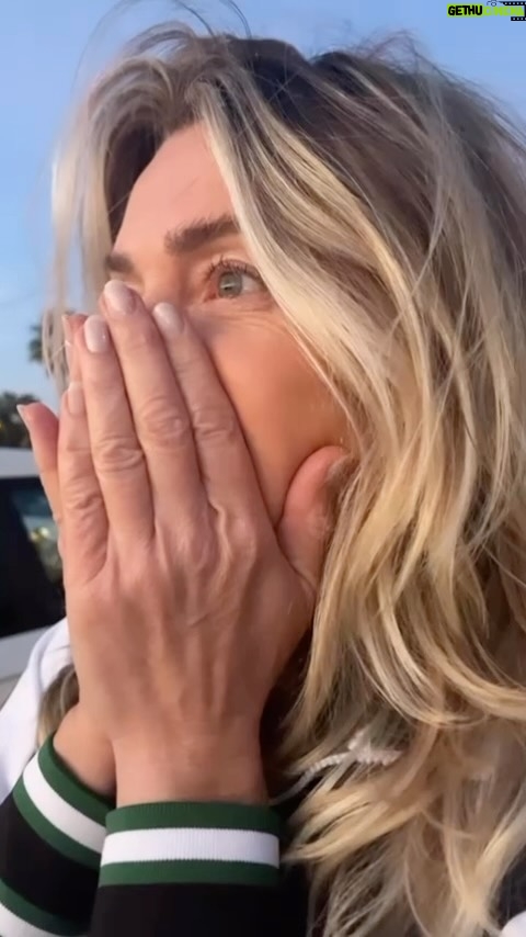 Letícia Spiller Instagram - Pra quem comentou EUA, acertou! E olha como fui recepcionada por Orlando! Com esse pôr do sol fantástico! Acho que os dias por aqui serão maravilhosos, hein!