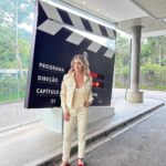 Letícia Spiller Instagram - De volta à casa! O que será que eu vim fazer por aqui? Stylist: @garandrastyle Look: @lafortbrasil