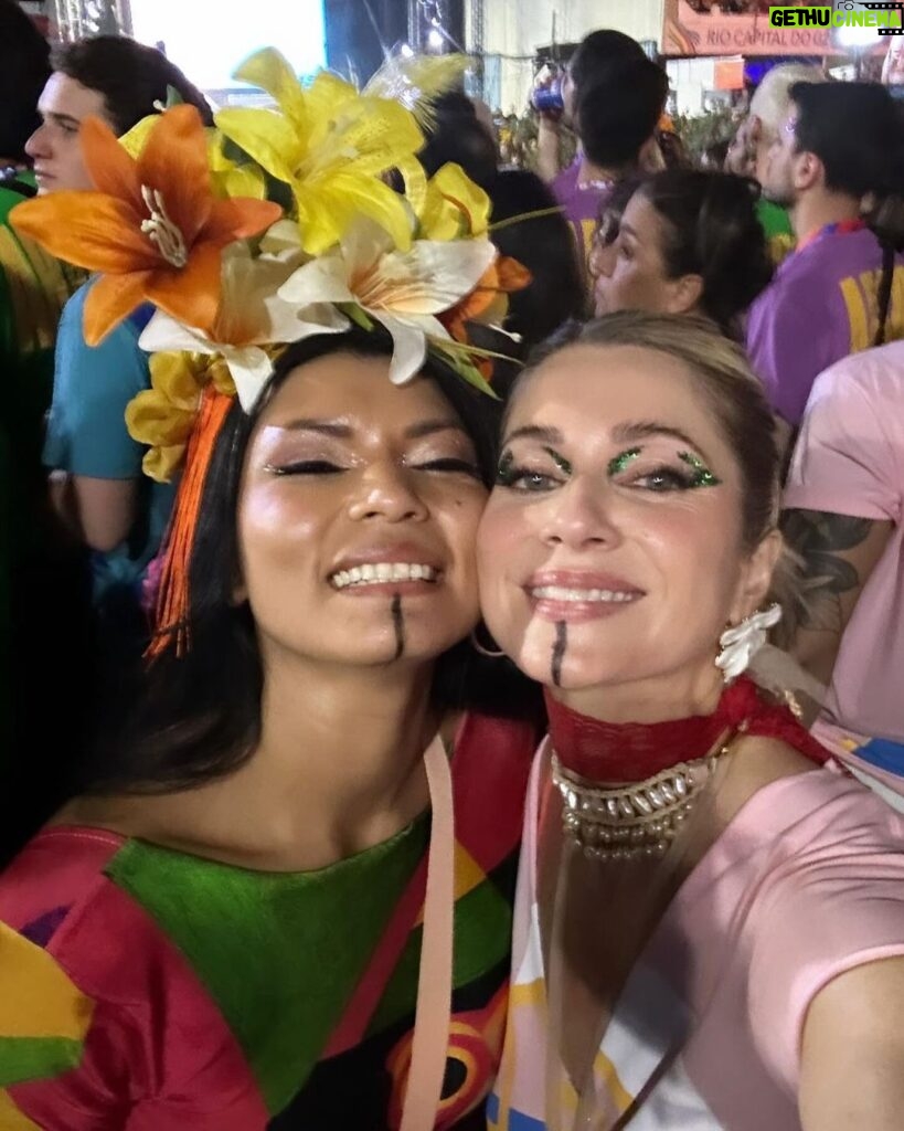 Letícia Spiller Instagram - Já pode #tbt do carnaval que ainda não acabou? Rsr Foram dias de muita festa, alegria, cultura e diversidade! Viva a festa da alegria! 🎉❤️🔥⚡️🏹🌹