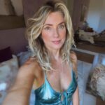 Letícia Spiller Instagram - Bloco do se me chamar eu vou 🩵🎉 Bom carnaval pra vocês! Juízo, pero no mucho !