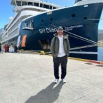 Levan Goroziya Instagram – Есть большая вероятность, что следующая фотография появится здесь дней через 8, ибо связь не связь. Но со мной Гева Лорозия и его фотики, так что парочку фотографий я точно привезу. А еще каплю другую вдохновения. Нет времени, объяснять мне пора. В Антарктиду!