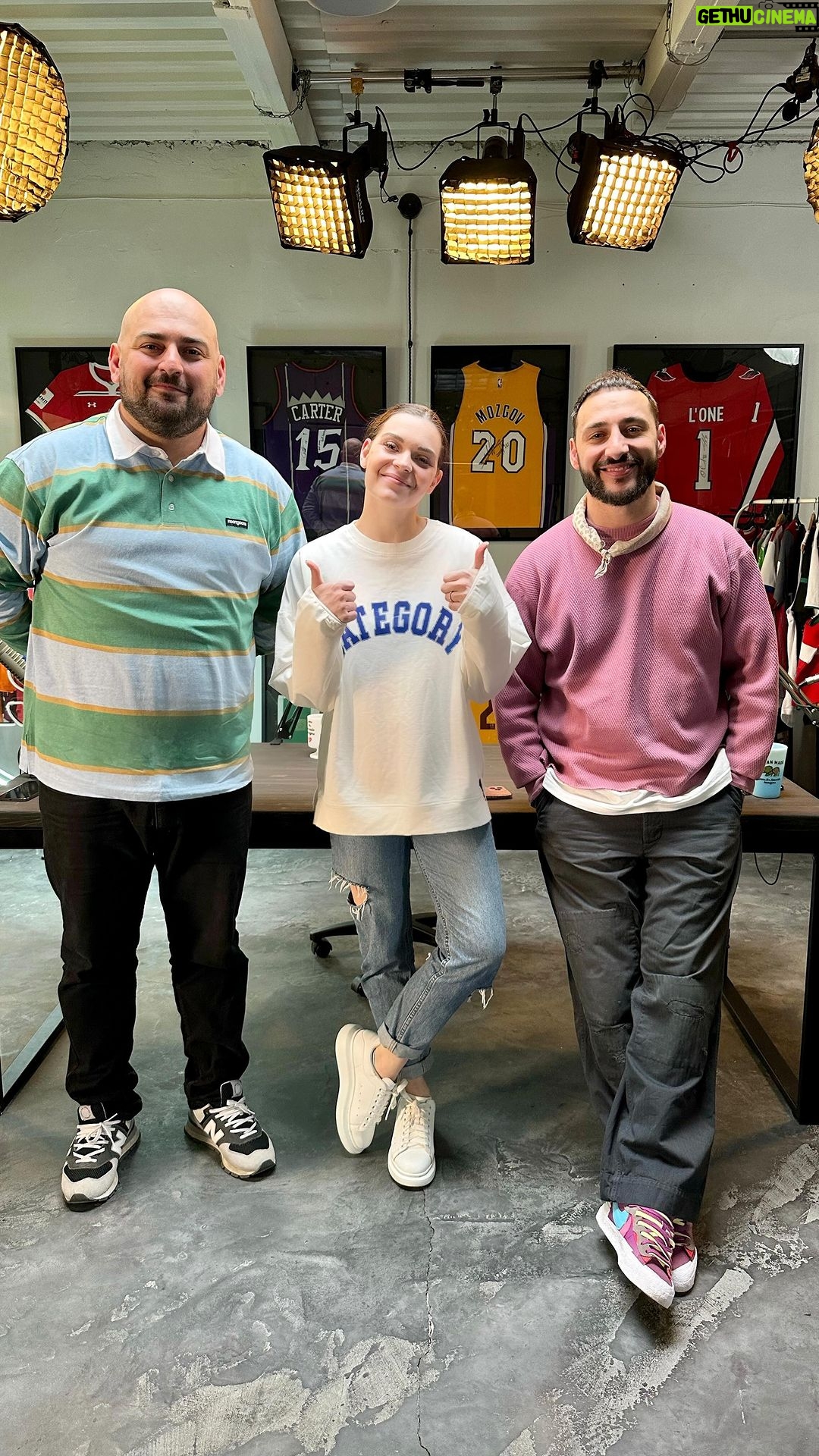 Levan Goroziya Instagram - Первая девушка в Бэнч! И первая в российской истории Олимпийская чемпионка в женском одиночном катании в индивидуальном зачете, Аделина Сотникова! Всем смотреть и слушать! P.s: напишите в комментариях, кого бы вы хотели услышать в следующих выпусках?