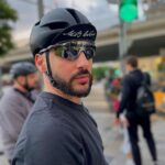 Levan Goroziya Instagram - Заметки велосипедиста: 1. Люди, которые идут и пялятся в телефон, опаснее автомобилей. 2. ЭлектроСкутеры зло. 3. Где-то между Маяковской и Баррикадной походу открыли Государственный Кавказский Университет. 4. У многих людей странный вкус на духи. 5. Люди узнают по голосу. 6. На пересечении Садового и Арбата пахнет булочками и хлебом. 7. Пацаны пикапят девушек. Усиленно. 8. Самый непредсказуемый автомобиль - Камри. 9. Дождь идет. Тормоза мокнут. 10. Не сфоткался, не катался. Moscow, Russia