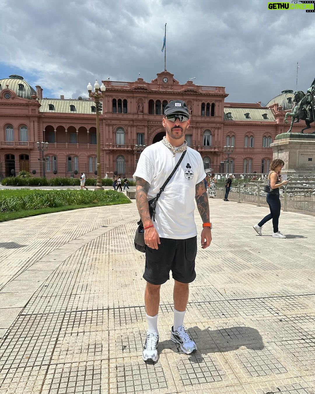 Levan Goroziya Instagram - Руссо туристо облико морале! Buenos Aires, Argentina
