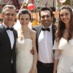 Leyla Lydia Tuğutlu Instagram - Bu akşam son kez buluşuyoruz..ilk set günü daha dün gibi..biz sevginin ve aile olmanın her şeyin üstesinden gelebileceğini anlattık bu yolculukta..enerjisi kalbi güzel, yetenekli bir ekiple çalışabildiğim için çok şanslıyım..emeklerinize sağlık..@medyapimresmi ailesine ve bizi 34 bölüm boyunca her cuma evlerine konuk eden sizlere sonsuz teşekkürler desteğiniz bizim için çok değerli..💕 #kızım