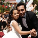 Leyla Lydia Tuğutlu Instagram - Bu akşam son kez buluşuyoruz..ilk set günü daha dün gibi..biz sevginin ve aile olmanın her şeyin üstesinden gelebileceğini anlattık bu yolculukta..enerjisi kalbi güzel, yetenekli bir ekiple çalışabildiğim için çok şanslıyım..emeklerinize sağlık..@medyapimresmi ailesine ve bizi 34 bölüm boyunca her cuma evlerine konuk eden sizlere sonsuz teşekkürler desteğiniz bizim için çok değerli..💕 #kızım