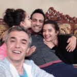 Leyla Lydia Tuğutlu Instagram - Bu akşam son kez buluşuyoruz..ilk set günü daha dün gibi..biz sevginin ve aile olmanın her şeyin üstesinden gelebileceğini anlattık bu yolculukta..enerjisi kalbi güzel, yetenekli bir ekiple çalışabildiğim için çok şanslıyım..emeklerinize sağlık..@medyapimresmi ailesine ve bizi 34 bölüm boyunca her cuma evlerine konuk eden sizlere sonsuz teşekkürler desteğiniz bizim için çok değerli..💕 #kızım