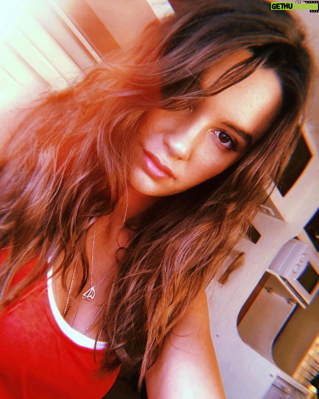 Leyla Lydia Tuğutlu Instagram - karavan selfie🙃