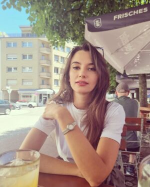 Leyla Lydia Tuğutlu Instagram - Bin zurück☀️