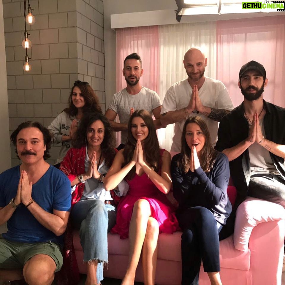 Leyla Lydia Tuğutlu Instagram - My beautiful team🙏🌸💖 #mumbai #tb #veet