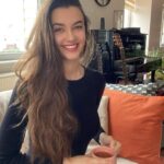 Leyla Lydia Tuğutlu Instagram - simply me with my tea😄 #sundaymood