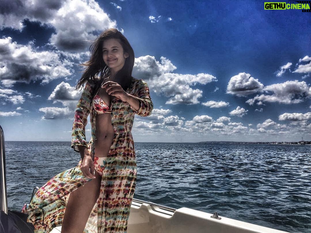 Leyla Lydia Tuğutlu Instagram - 🌊🌊🛥☀️