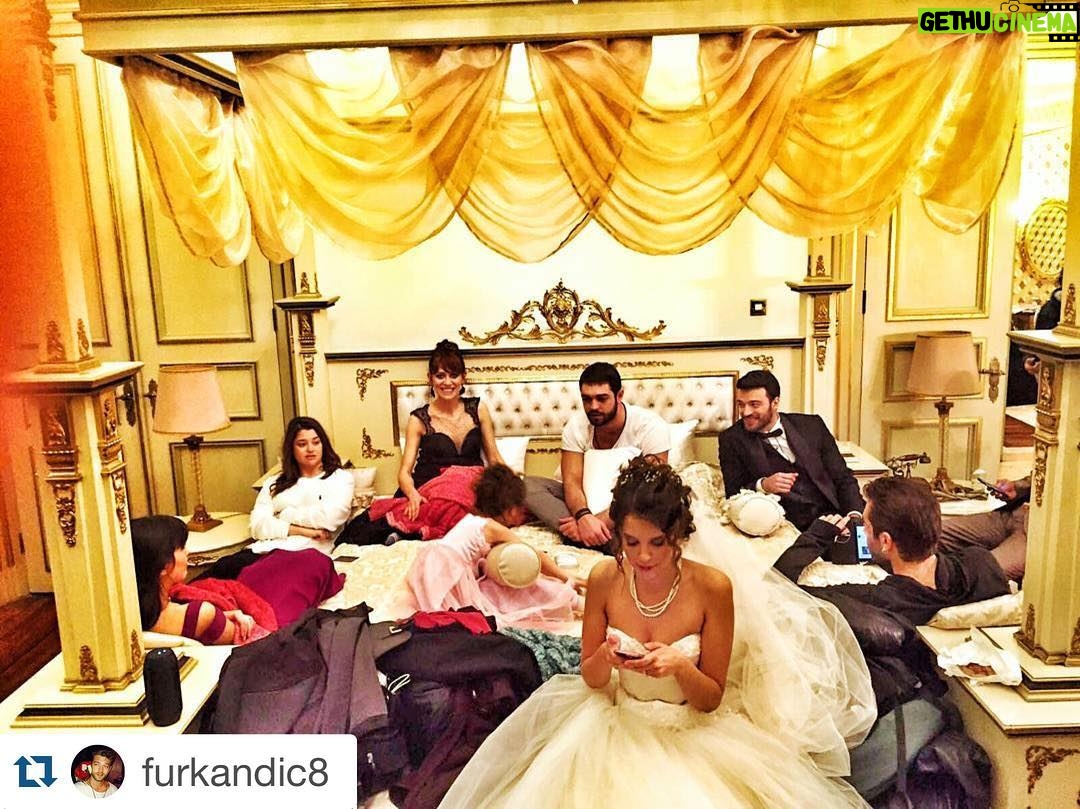 Leyla Lydia Tuğutlu Instagram - #Repost @furkandic8 with @repostapp. ・・・ Tüm ekibin elllerine sağlık dicek bişey bulamıyorum gerçekten hepinize çok teşekkür ederim... Desteklerini eksik etmeyen herkese ayrıca teşekkür ederim yalnız bırakmadığınız çok sağolun iyi ki varsınız :)(: #tatliintikam