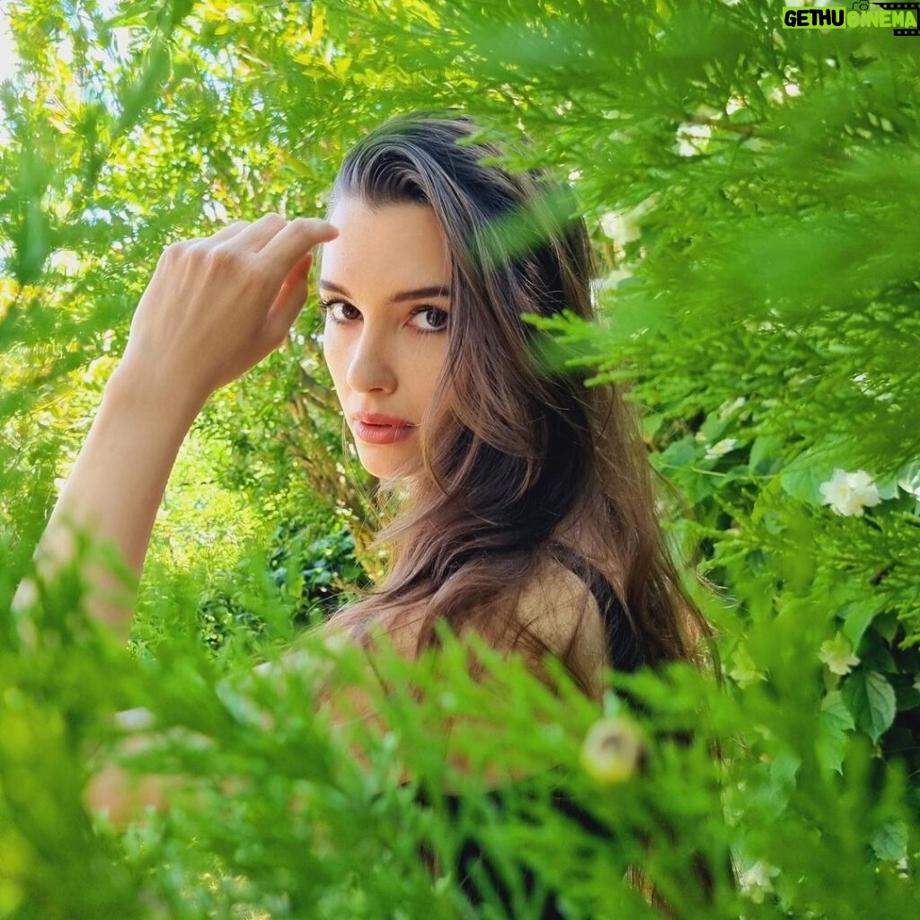 Leyla Lydia Tuğutlu Instagram - 🌺