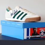 Liam Gallagher Instagram - “Glad to announce the LG2 SPZL in a bottle green colourway. Absolutely delighted with them" Liam's third collaboration with adidas Spezial founder, @gary.aspden releasing September. #adidasSpezial @adidaslondon 📷 @kcmanc