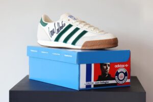 Liam Gallagher Instagram - “Glad to announce the LG2 SPZL in a bottle green colourway. Absolutely delighted with them"
Liam's third collaboration with adidas Spezial founder, @gary.aspden releasing September.
#adidasSpezial @adidaslondon 
📷 @kcmanc