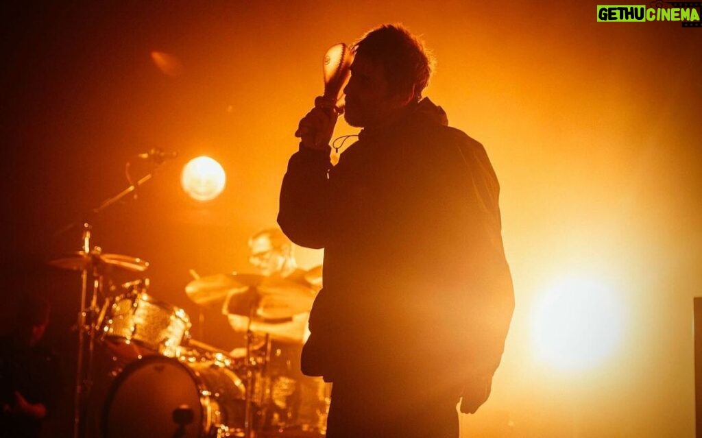 Liam Gallagher Instagram - MANCHESTER 📸 @charlielightening O2 Apollo Manchester