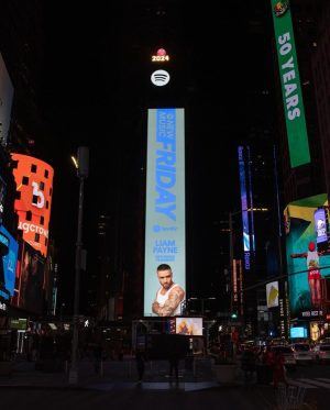 Liam Payne Instagram - Thanks @spotifyuk @spotify for all the support on ‘Teardrops’, I’ve loved seeing you all visiting in London and NYC! 💙